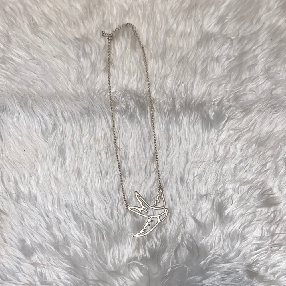 Silver Sparrow Necklace 🩶 - Picture 2 of 3